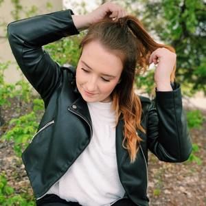 Meet your Posher, Caroline